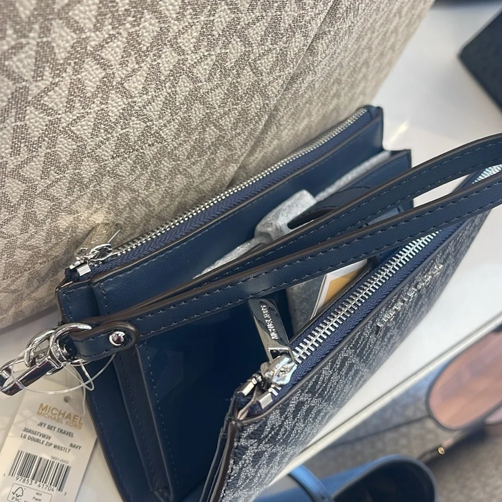 MICHAEL KORS Jet Set Large Logo Signature Double-Zip Wristlet-Wallet-Phone Case